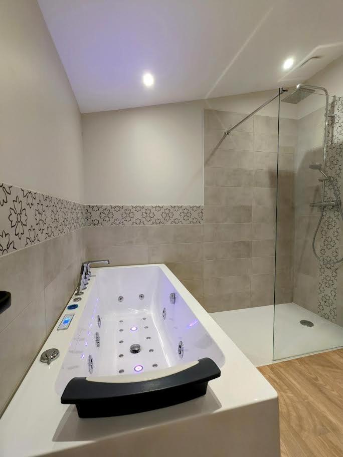 Apartment Le Boheme, Sauna & Riorges